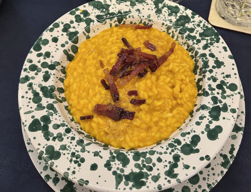 Risotto alla zucca, caprino e speck croccante senza burro