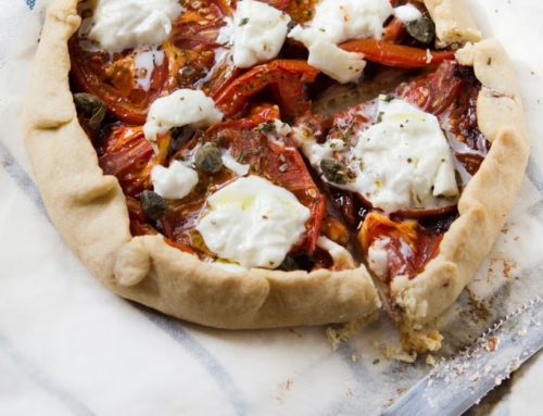 Galette con pomodori ramati, capperi e mozzarella di bufala Campana