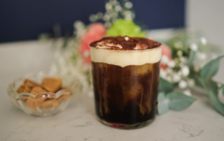 caffè freddo con crema al caramello salato