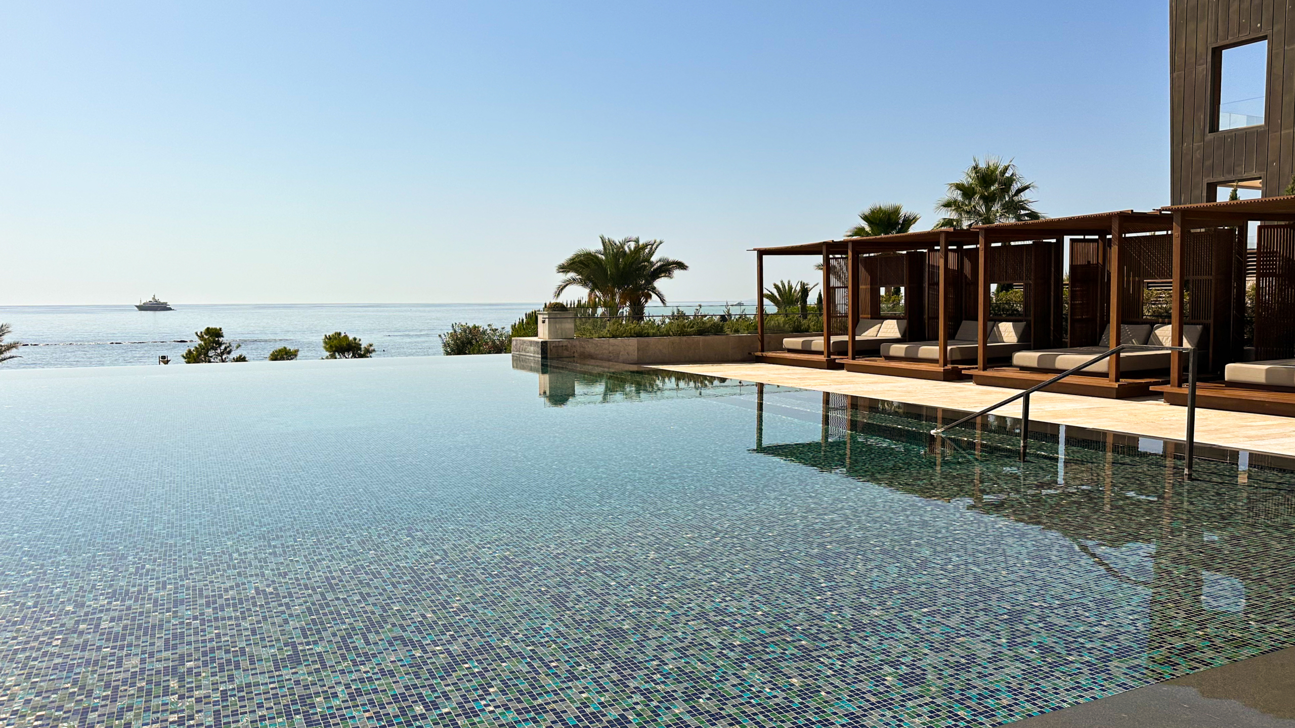 amara hotel cipro - piscina a sfioro