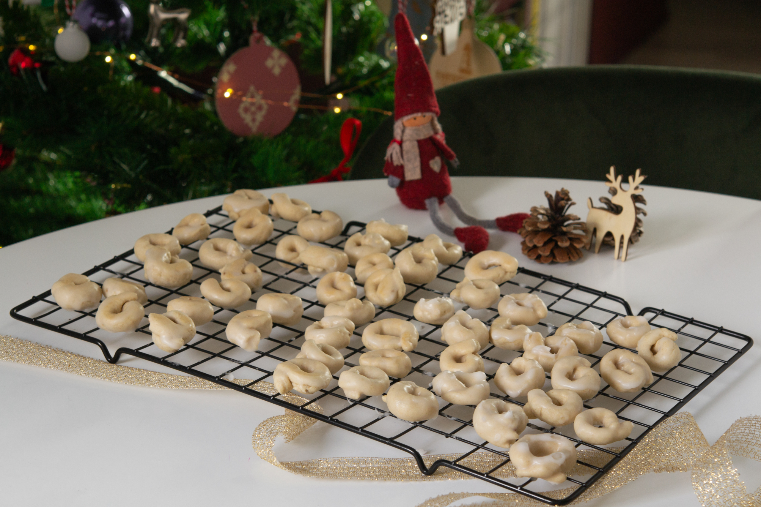 Occhi di Santa Lucia dolci pugliesi con glassa