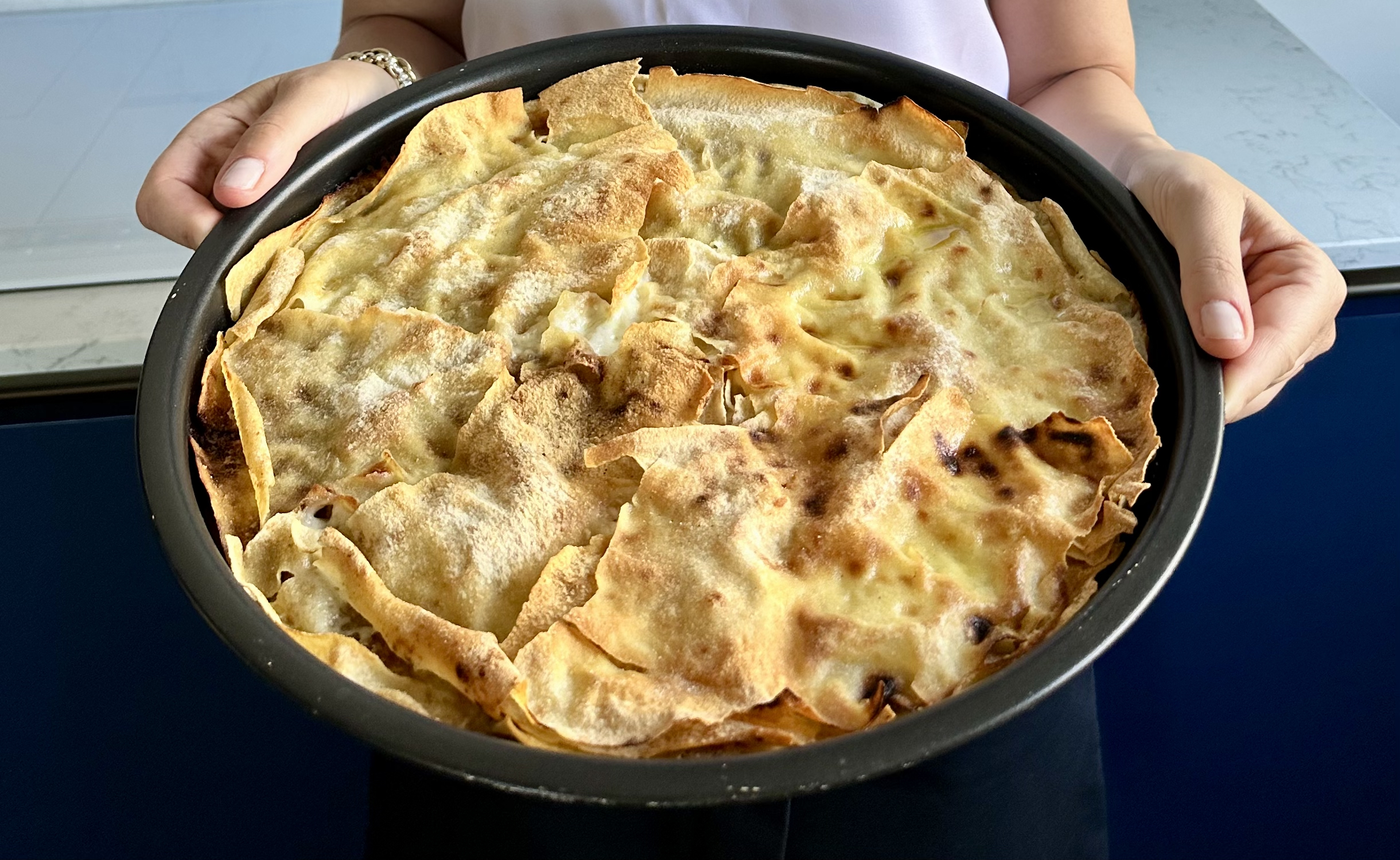 Focaccia al formaggio furba con pane carasau